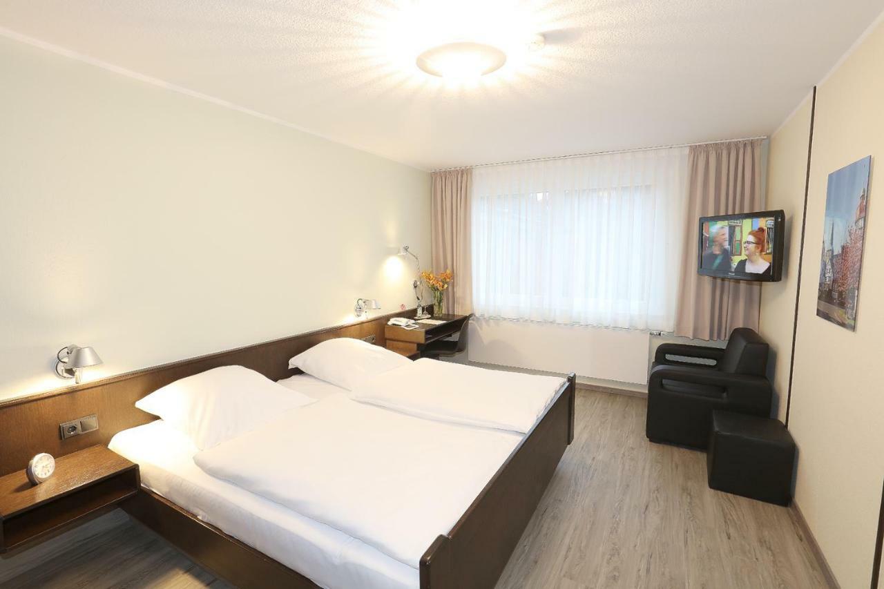 Hotel Kroeger Ennigerloh エクステリア 写真