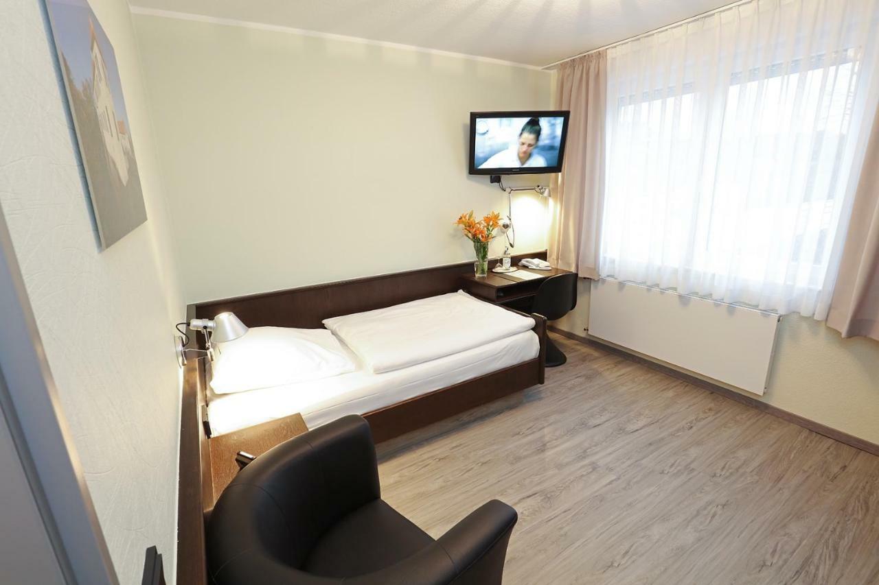 Hotel Kroeger Ennigerloh エクステリア 写真