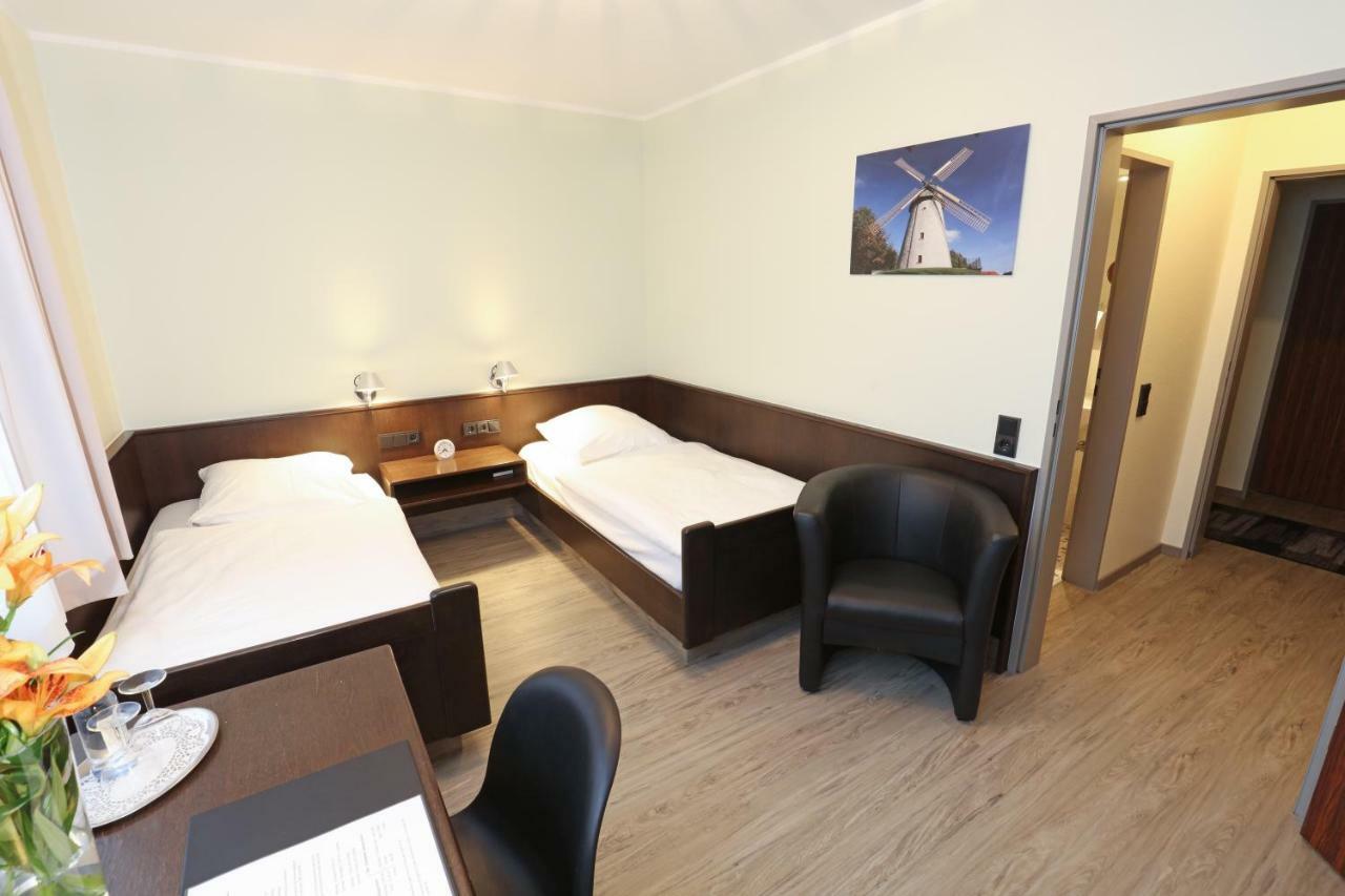 Hotel Kroeger Ennigerloh エクステリア 写真